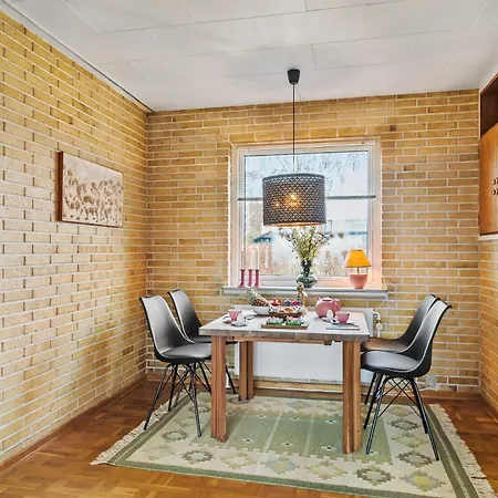 Prázdninový dům 1 Bedroom Cozy In *