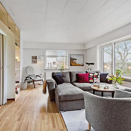 1 Bedroom Cozy In Prázdninový dům *