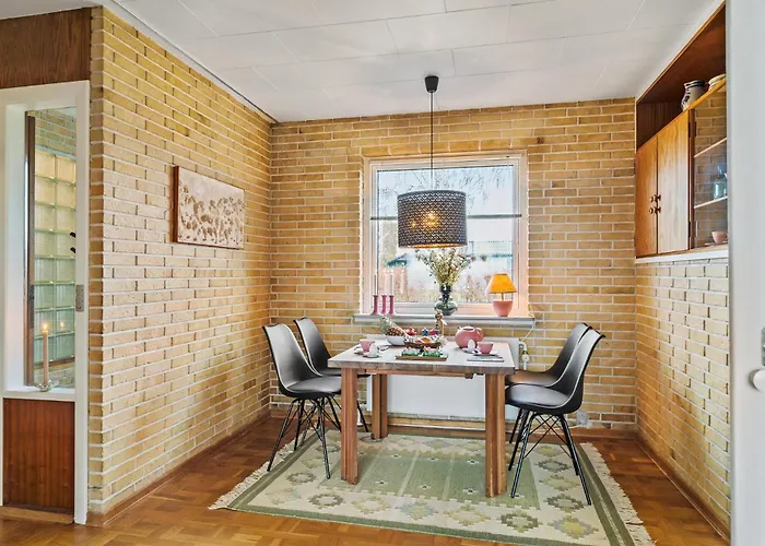 Сasa de vacaciones 1 Bedroom Cozy In *